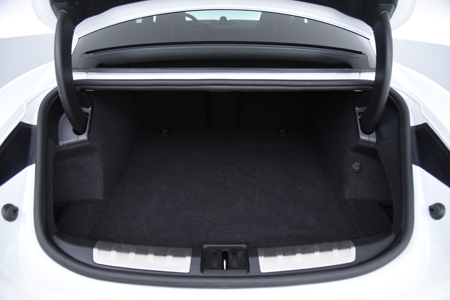 Porsche Taycan vaihtoauto