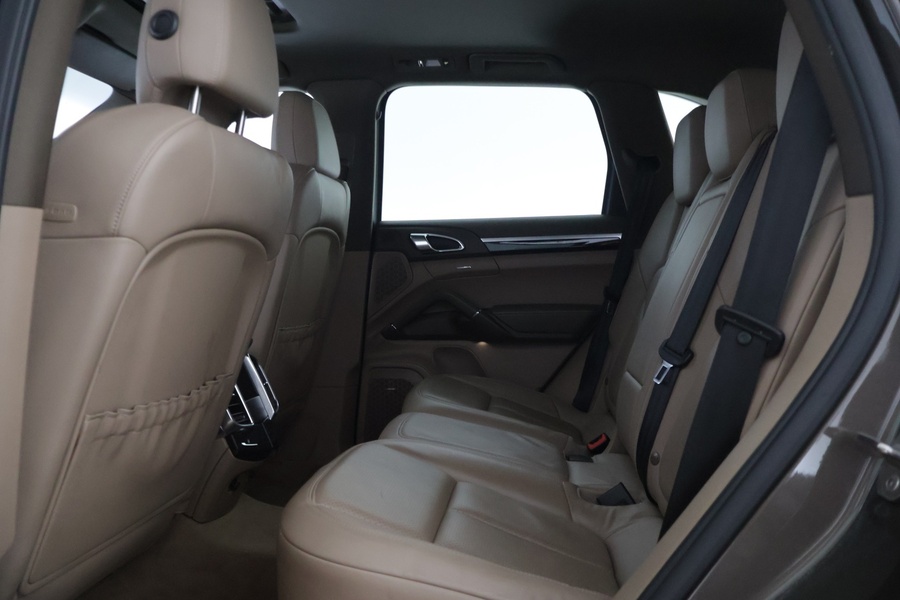 Porsche Cayenne vaihtoauto