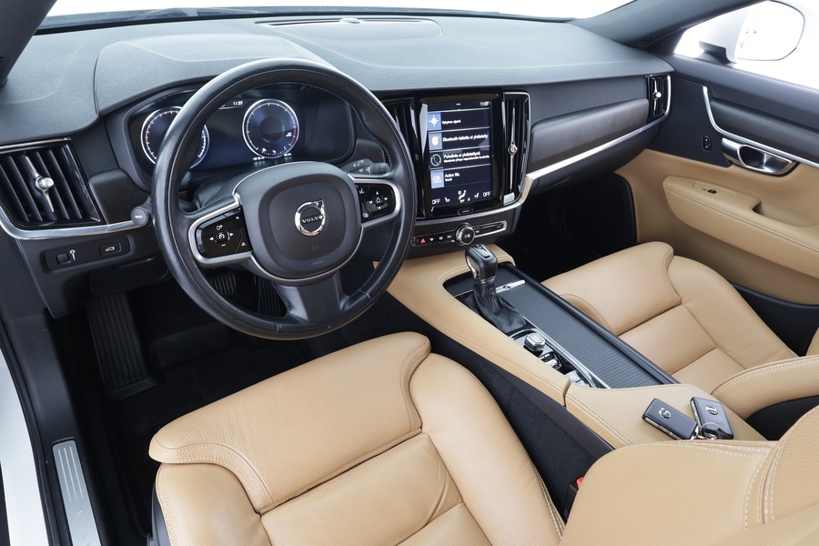 Volvo V90 Cross Country vaihtoauto