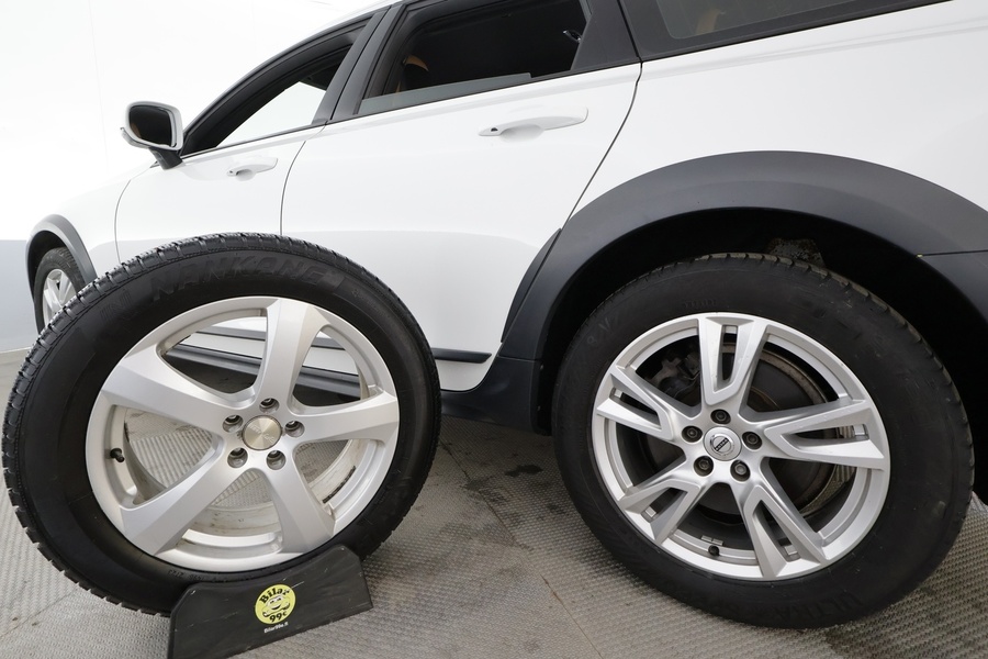 Volvo V90 Cross Country vaihtoauto