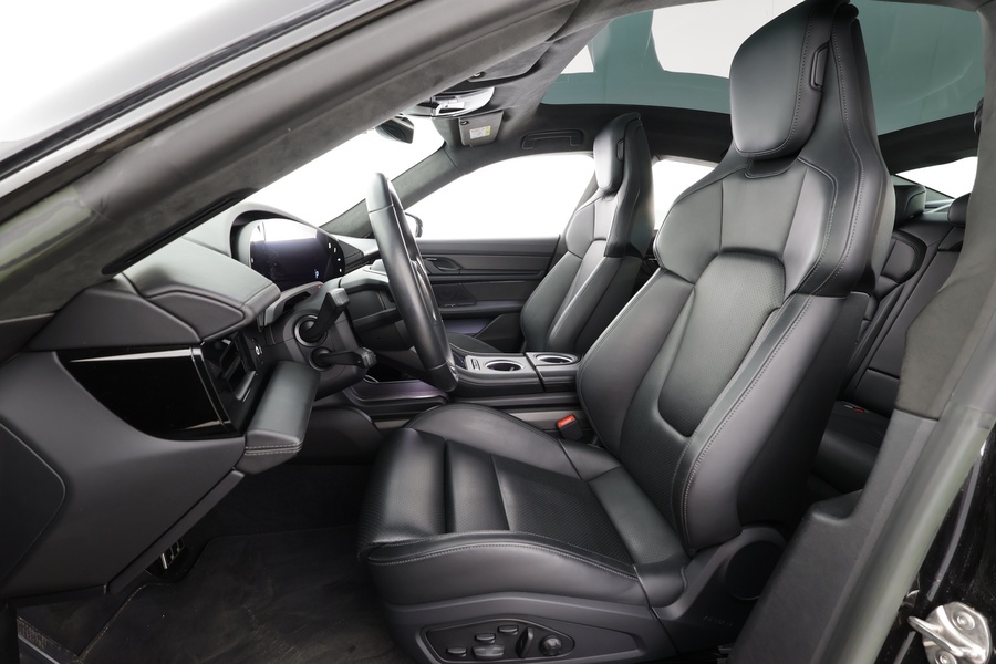 Porsche Taycan vaihtoauto