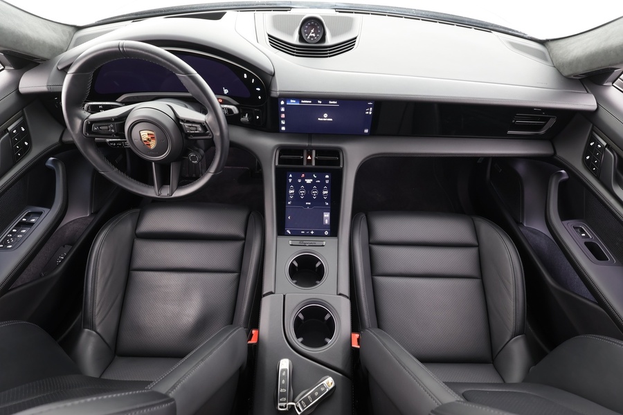 Porsche Taycan vaihtoauto