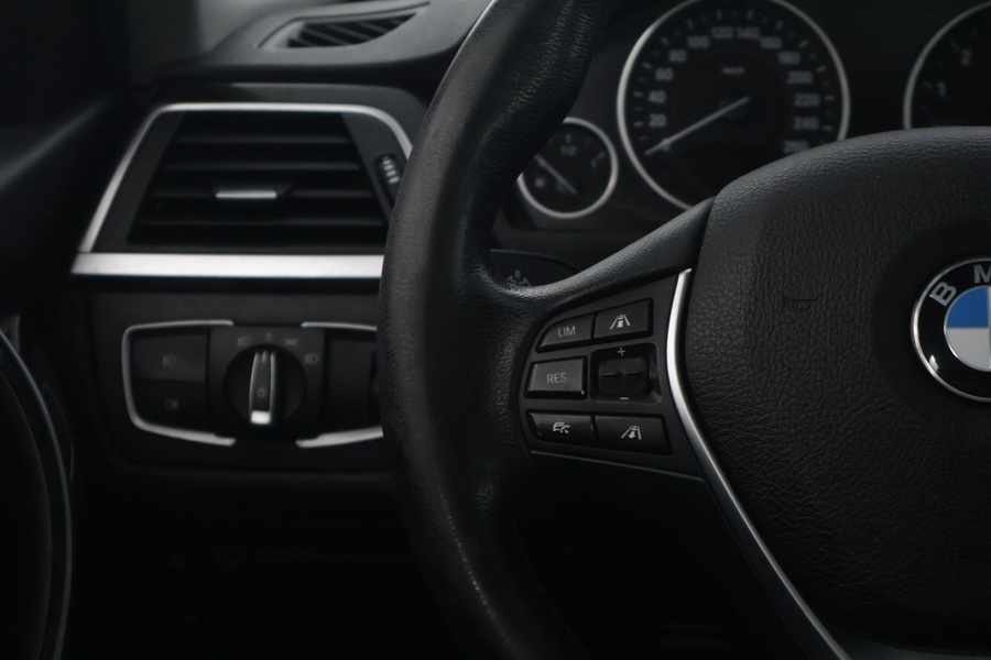 BMW 330 vaihtoauto