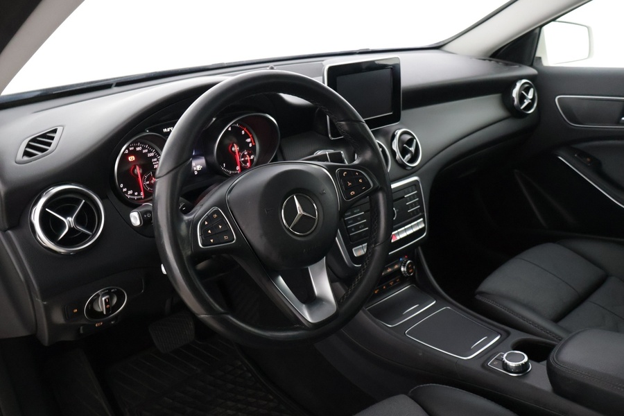 Mercedes-Benz GLA vaihtoauto