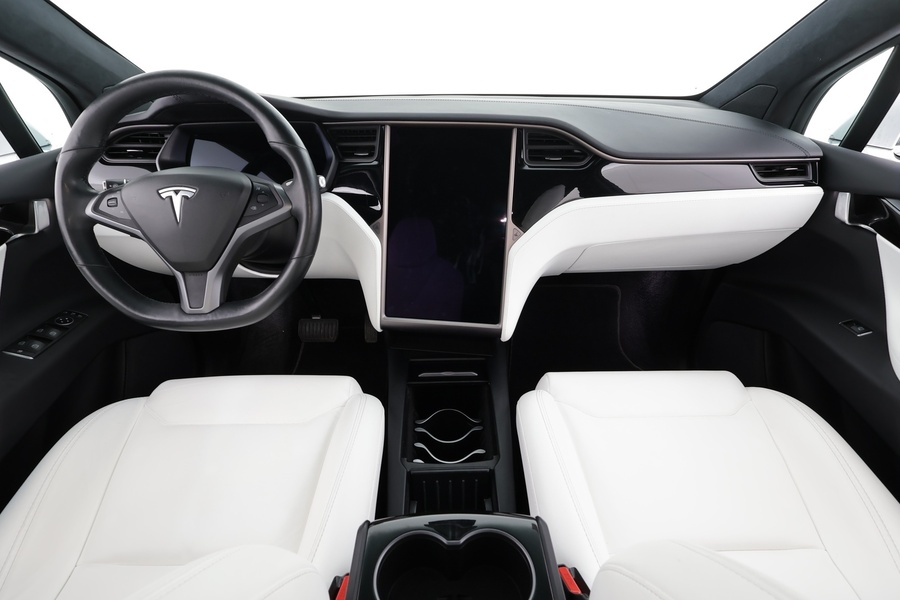 Tesla Model X vaihtoauto