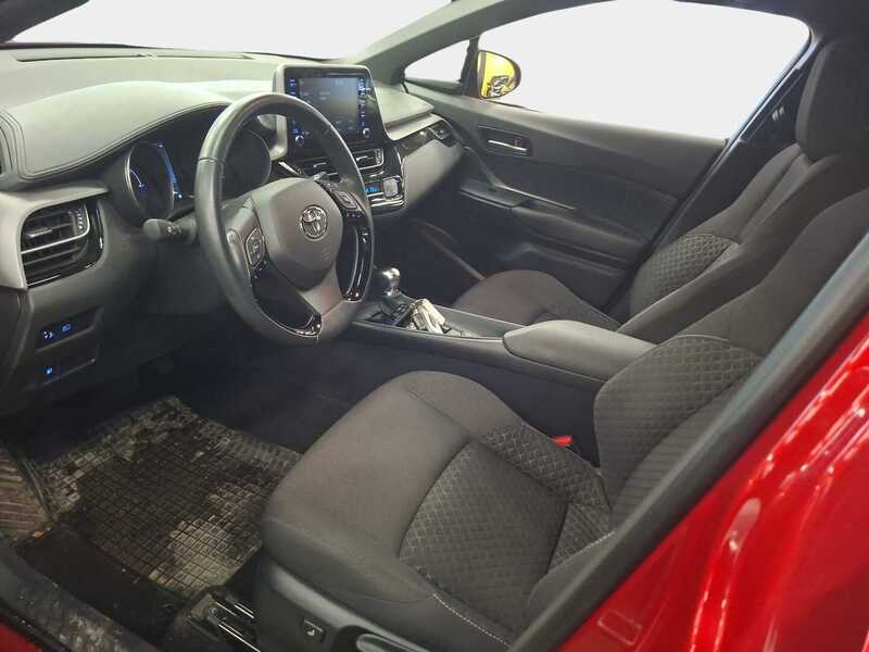 Toyota C-HR vaihtoauto