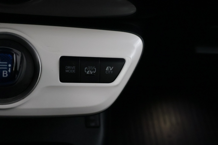 Toyota Prius Plug-in vaihtoauto