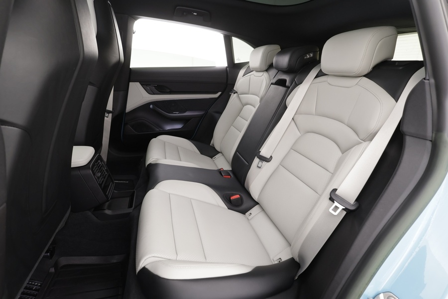 Porsche Taycan vaihtoauto