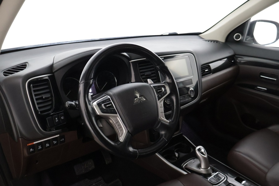 Mitsubishi Outlander PHEV vaihtoauto