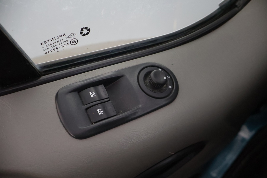 Opel Vivaro vaihtoauto