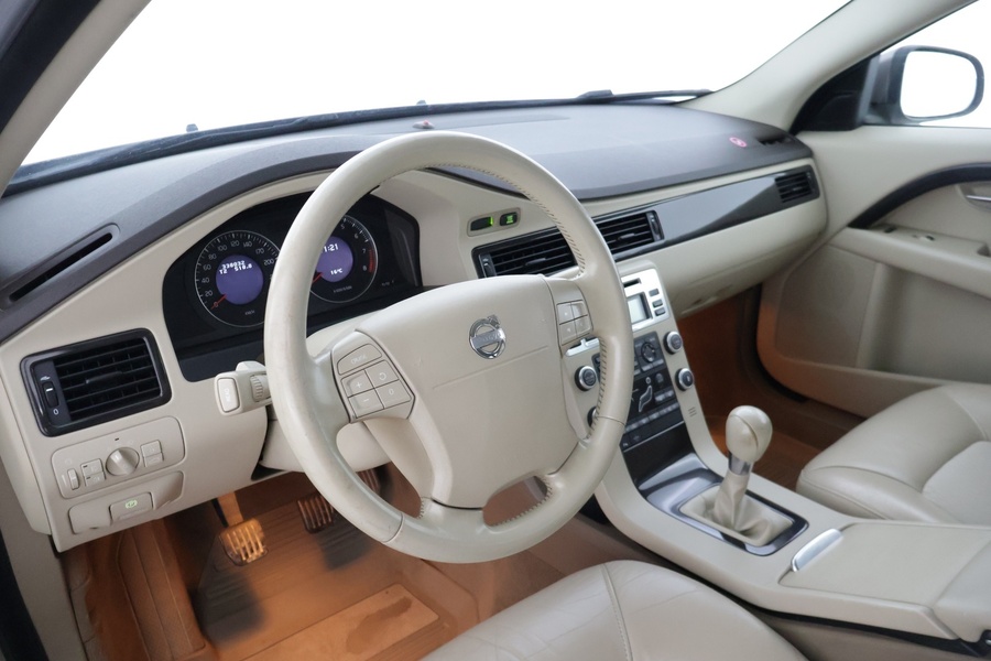 Volvo V70 vaihtoauto