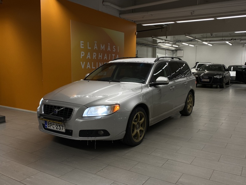 Volvo V70 vaihtoauto