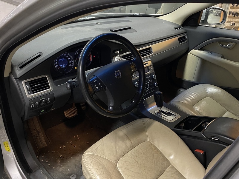 Volvo V70 vaihtoauto