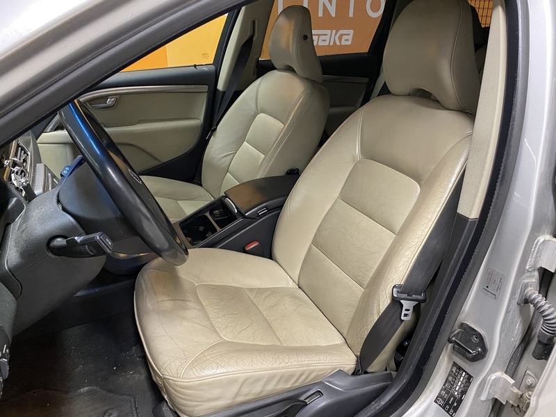 Volvo V70 vaihtoauto