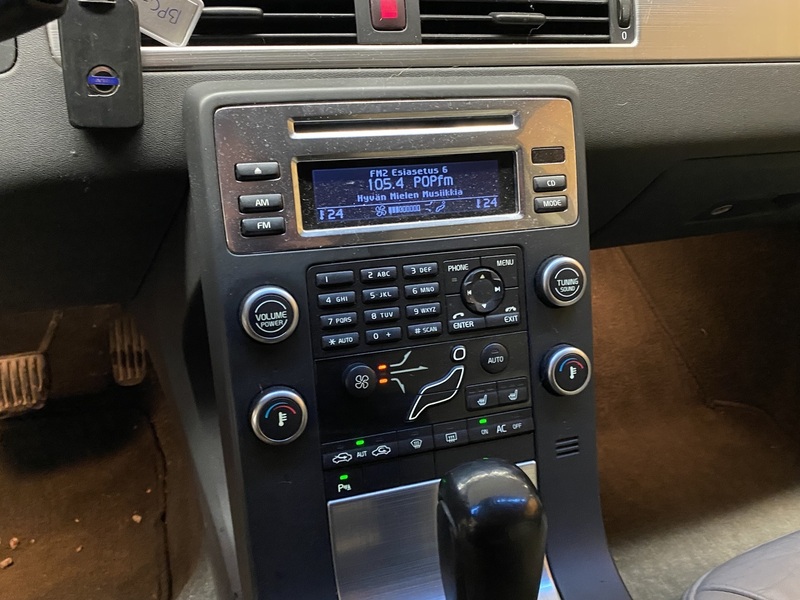 Volvo V70 vaihtoauto