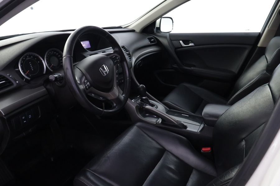 Honda Accord vaihtoauto