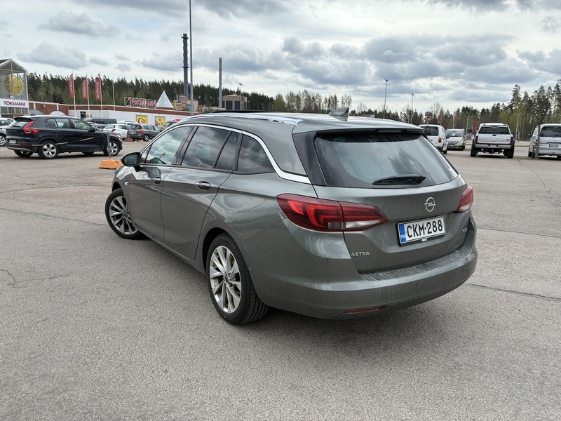 Opel Astra vaihtoauto