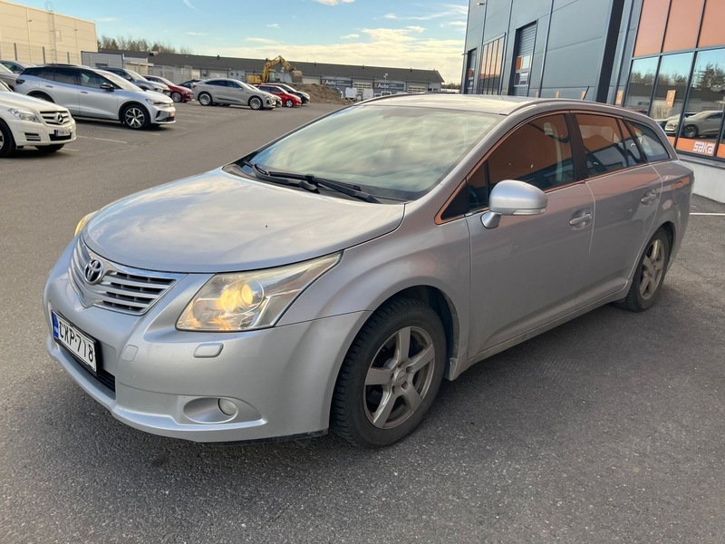 Toyota Avensis vaihtoauto