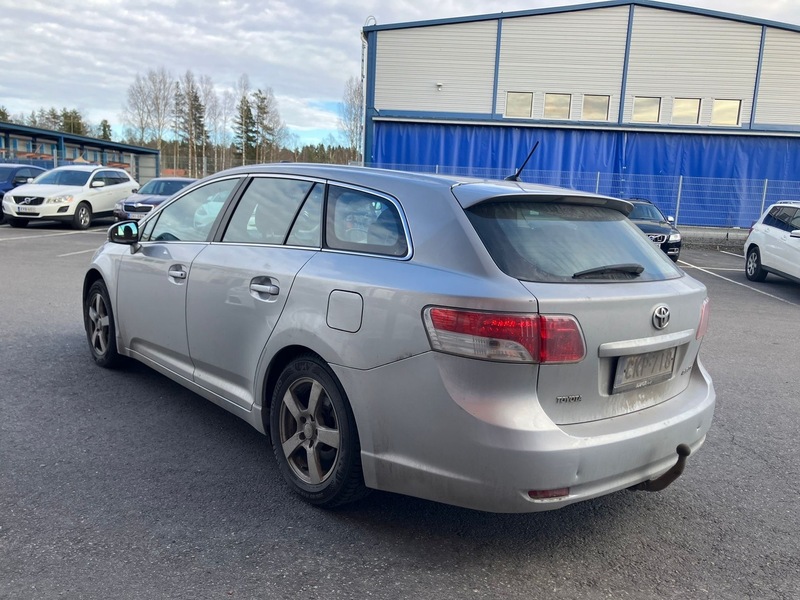 Toyota Avensis vaihtoauto