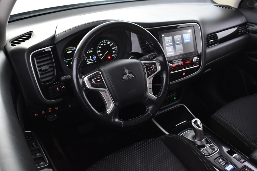 Mitsubishi Outlander PHEV vaihtoauto