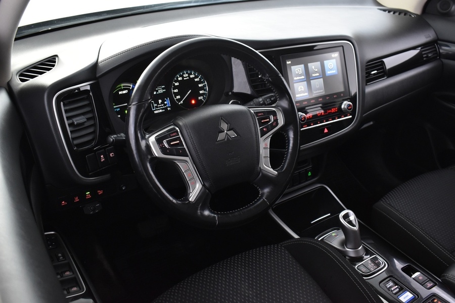 Mitsubishi Outlander PHEV vaihtoauto