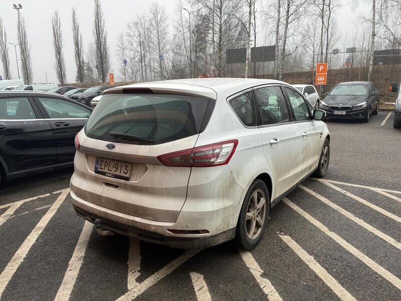 Ford S-MAX vaihtoauto