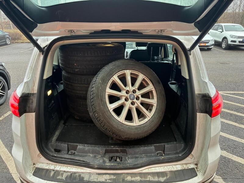 Ford S-MAX vaihtoauto