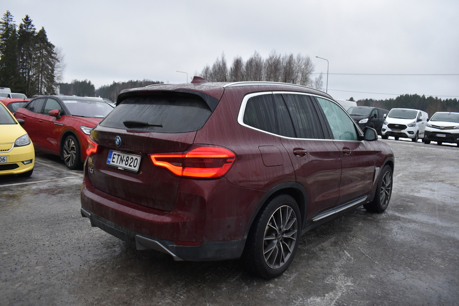 BMW iX3 vaihtoauto
