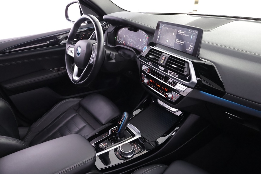 BMW iX3 vaihtoauto