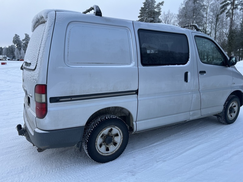 Toyota Hiace vaihtoauto