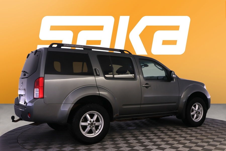 Nissan Pathfinder vaihtoauto