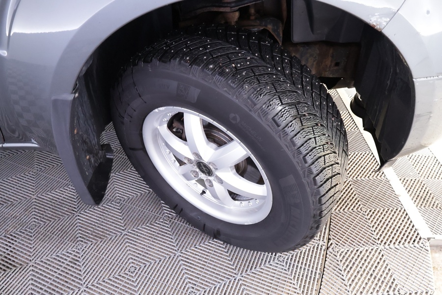 Nissan Pathfinder vaihtoauto