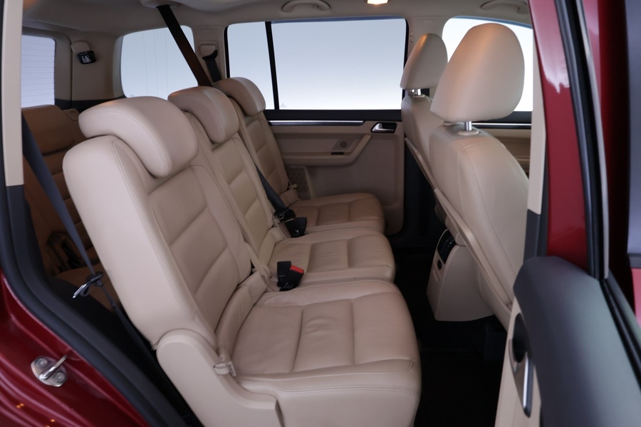 Volkswagen Touran vaihtoauto