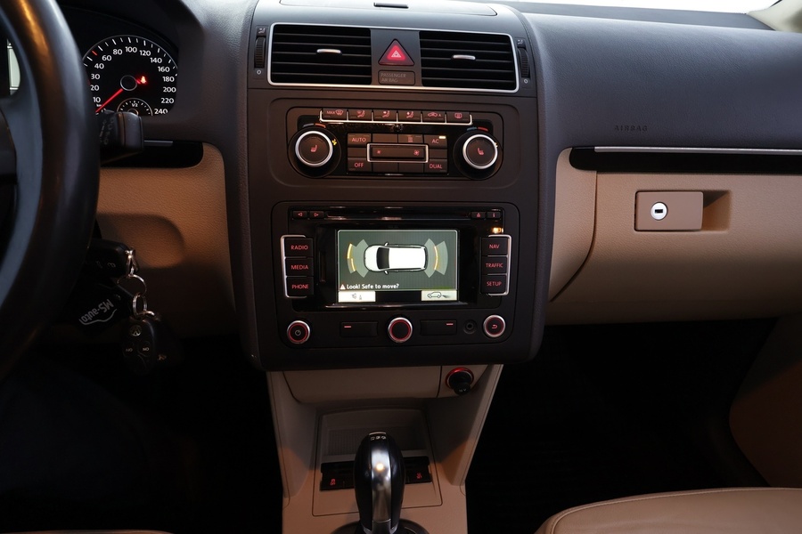 Volkswagen Touran vaihtoauto