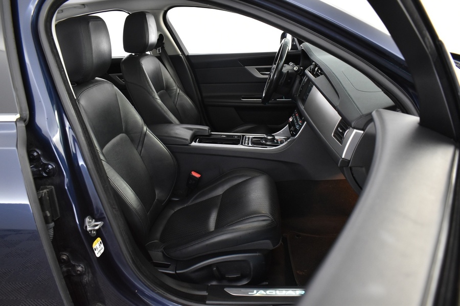 Jaguar XF vaihtoauto