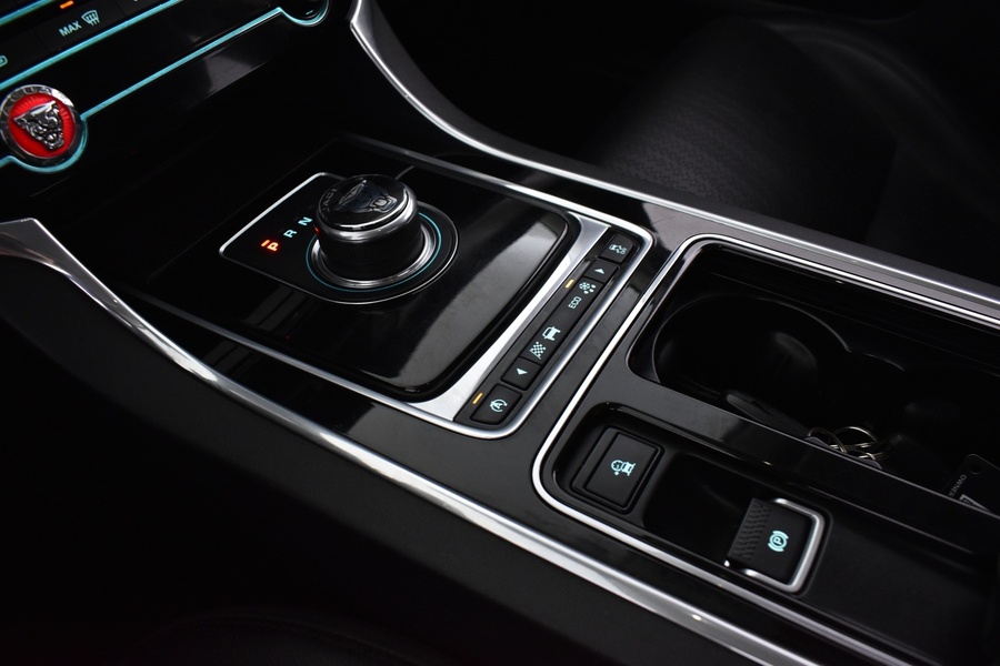 Jaguar XF vaihtoauto