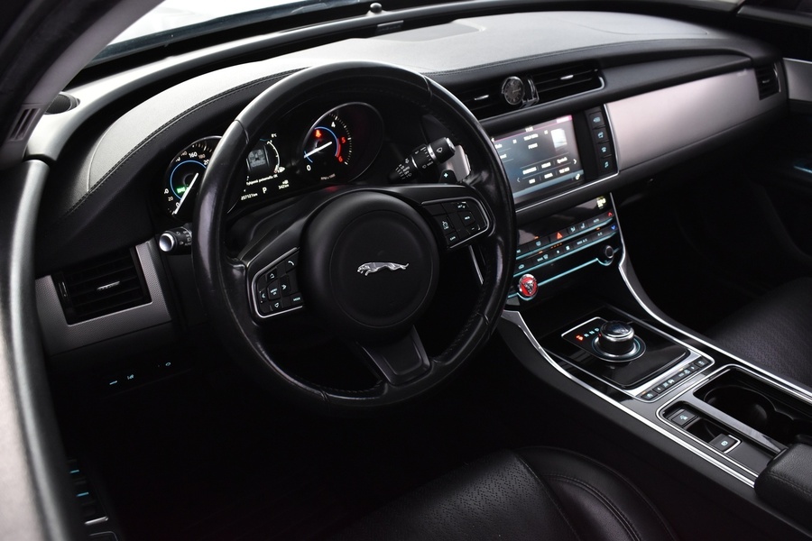 Jaguar XF vaihtoauto