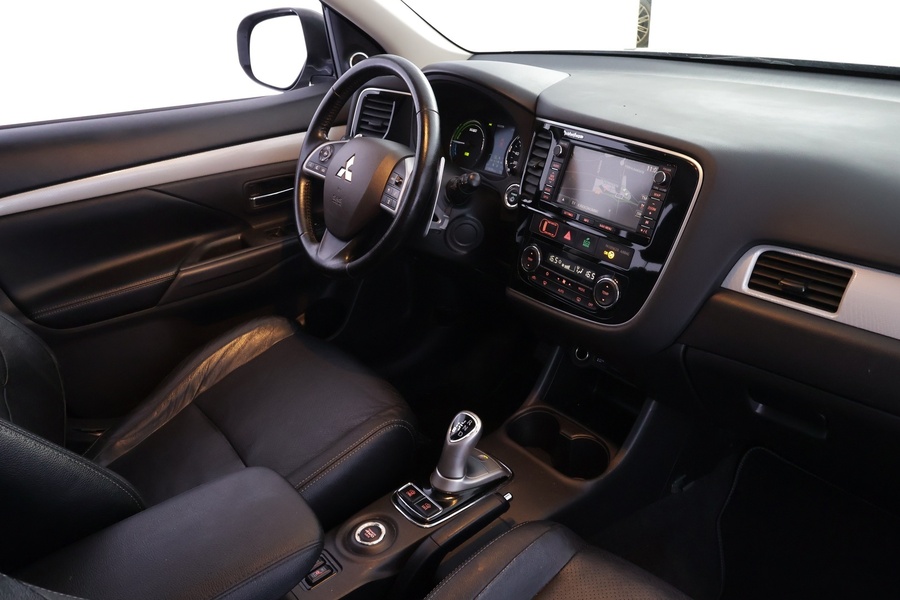 Mitsubishi Outlander PHEV vaihtoauto