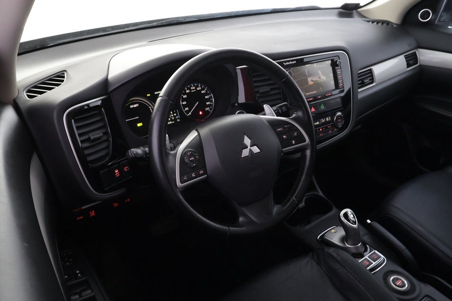 Mitsubishi Outlander PHEV vaihtoauto