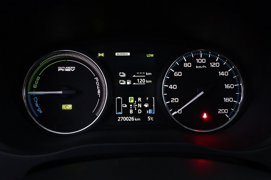 Mitsubishi Outlander PHEV vaihtoauto