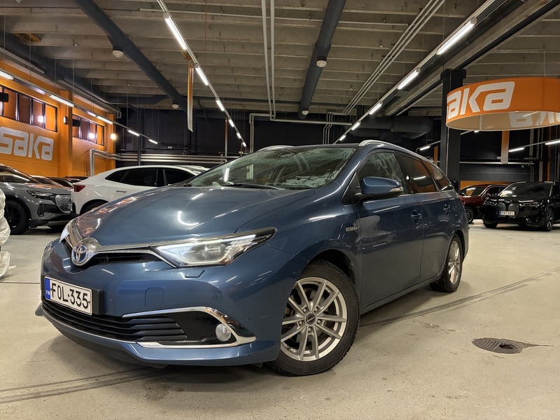 Toyota Auris vaihtoauto