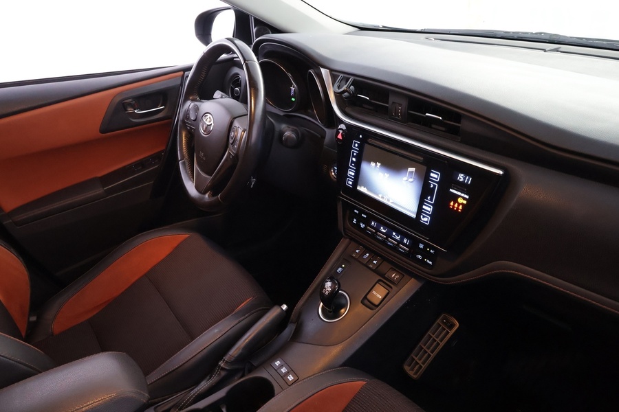 Toyota Auris vaihtoauto