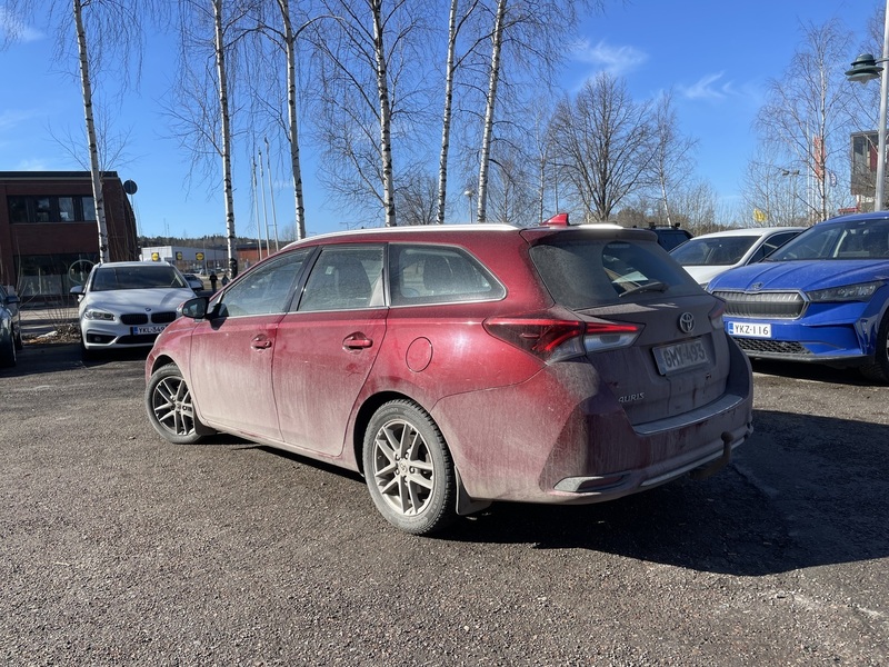 Toyota Auris vaihtoauto