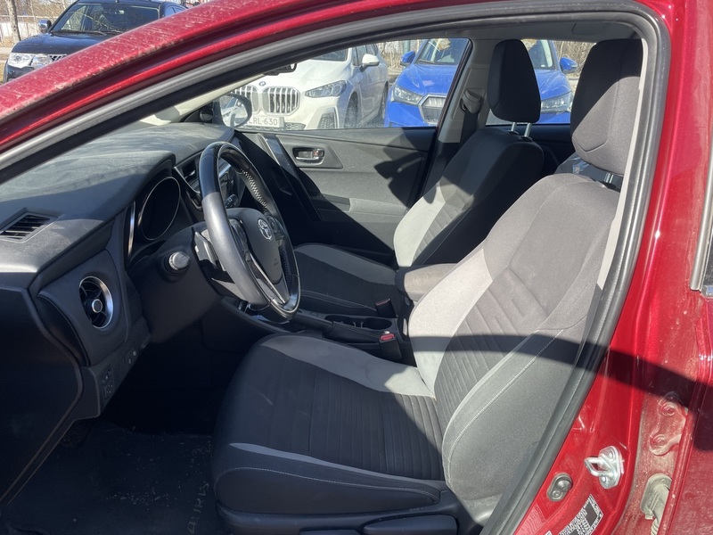 Toyota Auris vaihtoauto