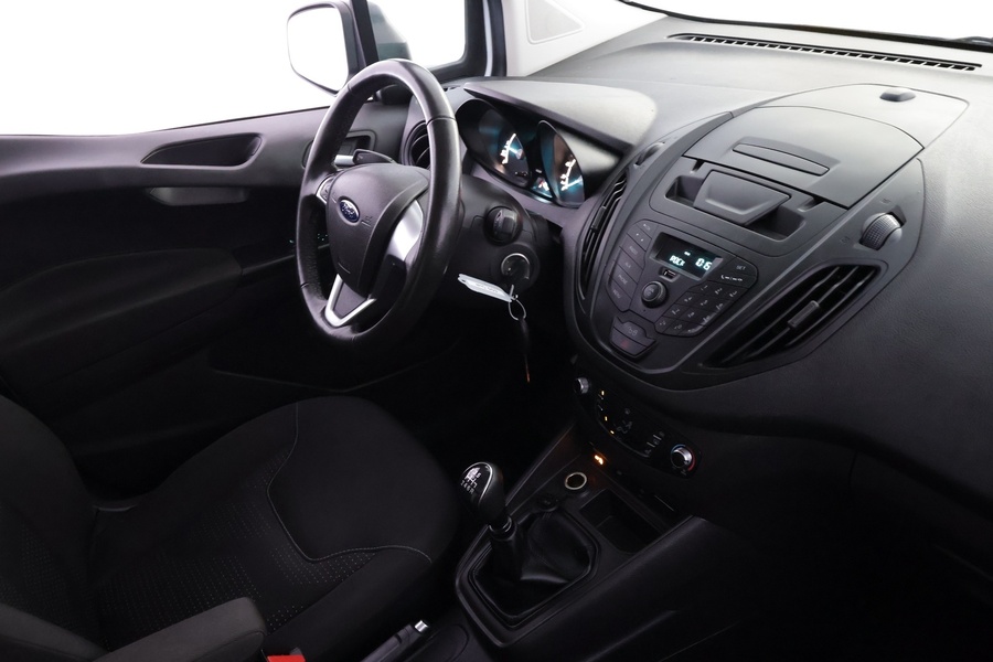 Ford Transit Courier vaihtoauto
