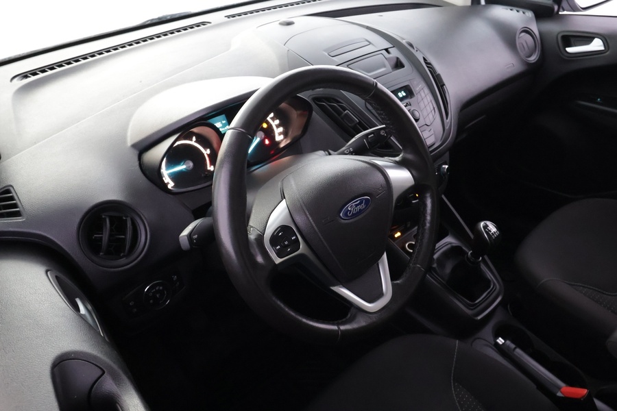 Ford Transit Courier vaihtoauto