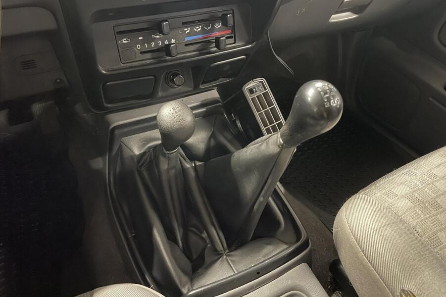 Nissan King vaihtoauto