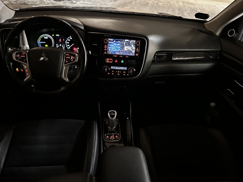 Mitsubishi Outlander PHEV vaihtoauto