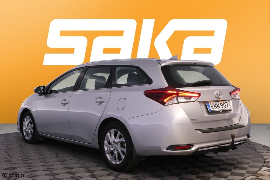 Toyota Auris vaihtoauto