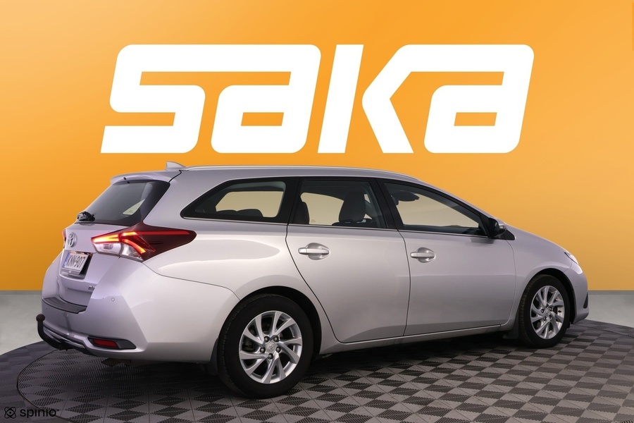 Toyota Auris vaihtoauto